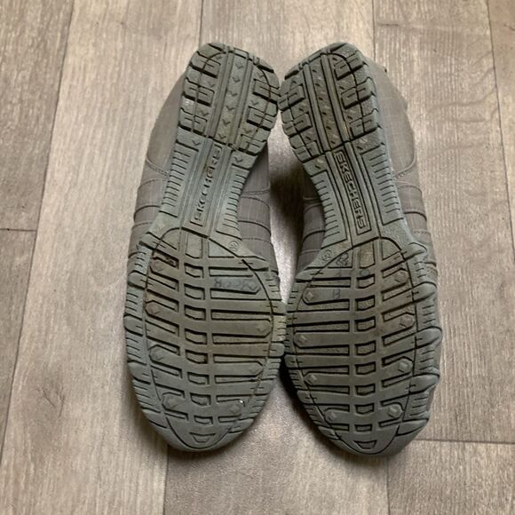 Womens Skechers Garibald Strap Relaxed Fit Memory Foam Shoes - Picture 6 of 7